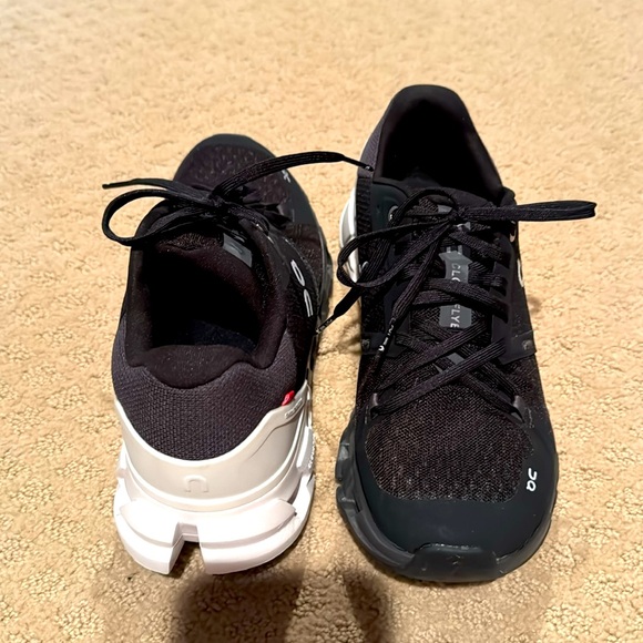 ON CLOUD Womens Cloudflyer 4 (NWOB) Cloudtec technology- Never worn. MINT! 8.0M - Picture 2 of 11